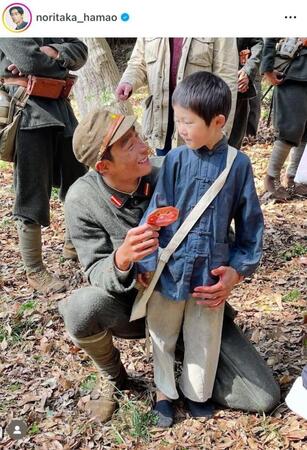 　岩男とリンの仲良しオフショット。濱尾ノリタカのインスタグラム＠ｎｏｒｉｔａｋａ＿ｈａｍａｏより