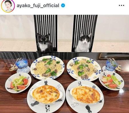 　ホテルのフルコースのような手作りご飯。藤あや子のインスタグラム＠ａｙａｋｏ＿ｆｕｊｉ＿ｏｆｆｉｃｉａｌ（２２年３月６日）より