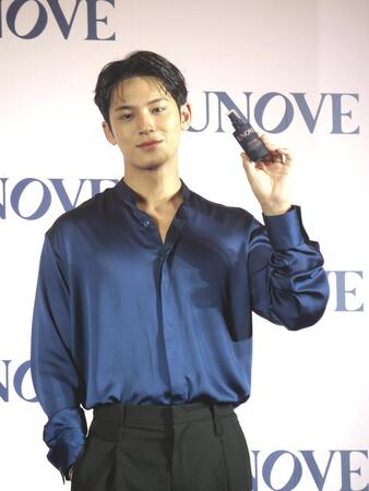 　イベントに最高のビジュアルで登壇したＳＥＶＥＮＴＥＥＮのＭＩＮＧＹＵ