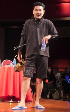 　会見に出席したまさとし先輩