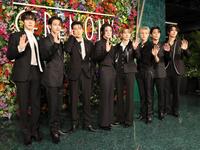 　グリーンカーペットイベントに登場したＡＴＥＥＺ（撮影・棚橋慶太）