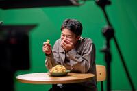 　「堅あげポテト」の新ＣＭに出演する仲野太賀