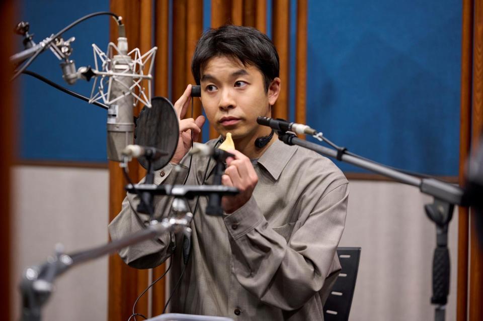 　「堅あげポテト」のそしゃく音を本格的に録音する仲野太賀