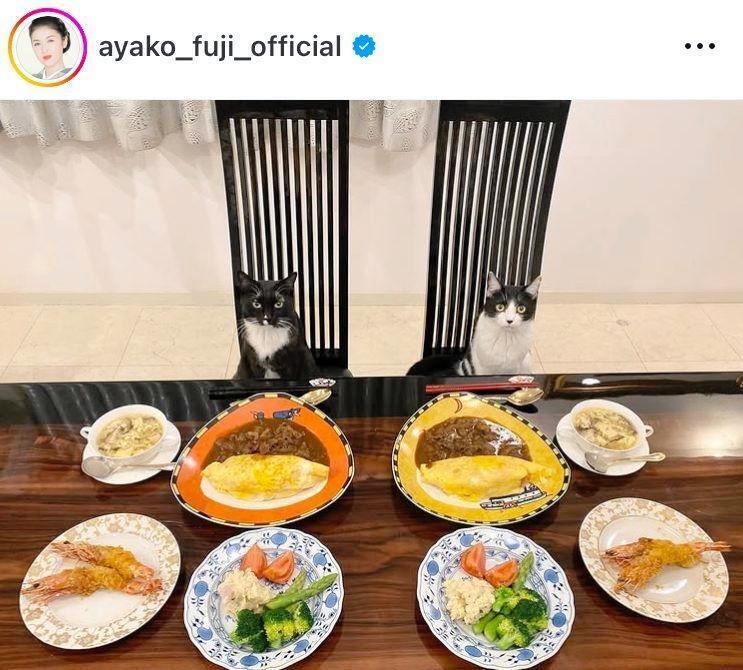 　ホテルのフルコースのような手作りご飯。藤あや子のインスタグラム＠ａｙａｋｏ＿ｆｕｊｉ＿ｏｆｆｉｃｉａｌ（２２年３月６日）より