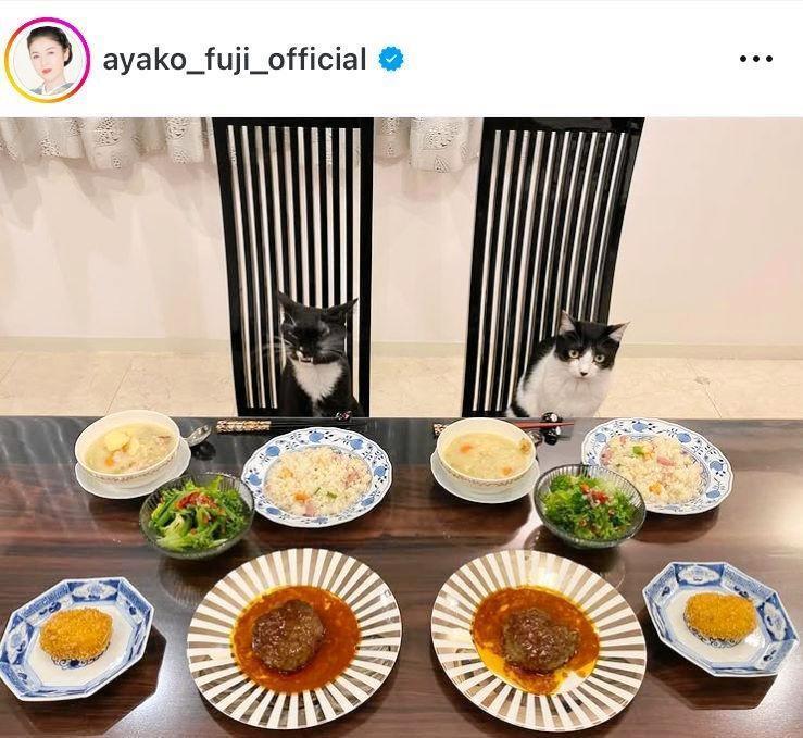 　ホテルのフルコースのような手作りご飯。藤あや子のインスタグラム＠ａｙａｋｏ＿ｆｕｊｉ＿ｏｆｆｉｃｉａｌ（２２年３月６日）より