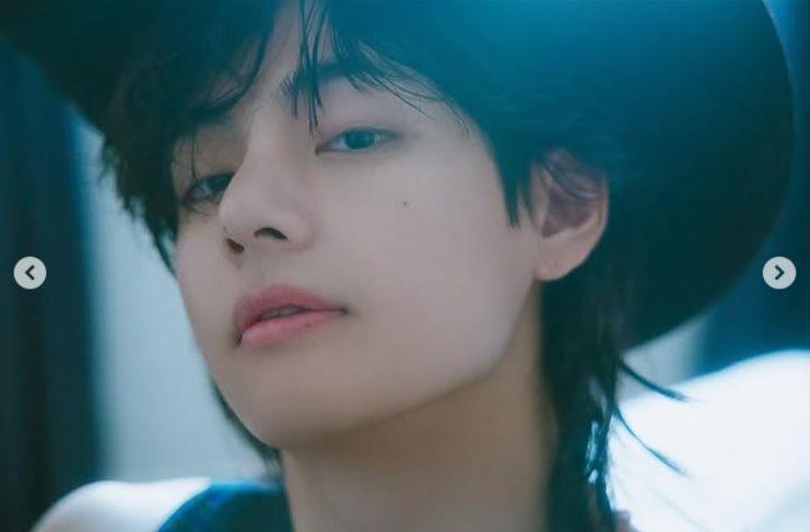 　ＢＴＳ・Ｖの公式インスタグラム＠ｔｈｖより