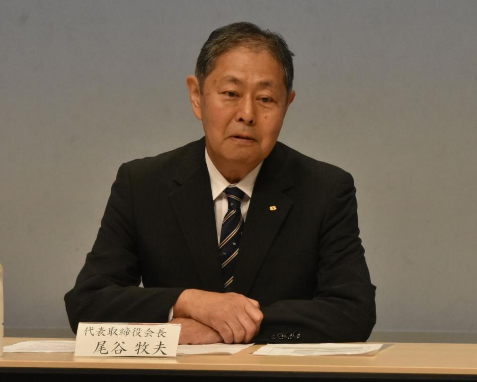 　会見したカンテレ・尾谷牧夫新会長