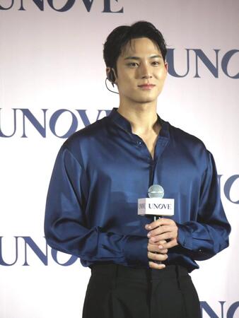 　イベントに最高のビジュアルで登壇したＳＥＶＥＮＴＥＥＮのＭＩＮＧＹＵ