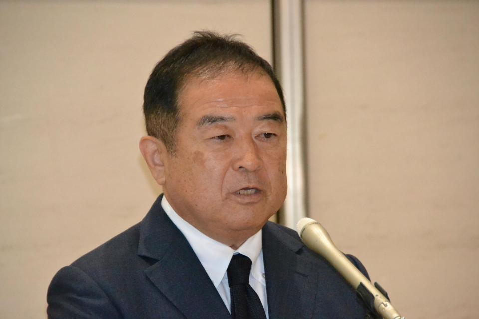 　囲み取材に応じた日本テレビの福田博之社長
