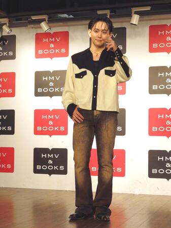 　初の写真集「Ｄｅａｒ　Ü」を発売したＭＡＳＨＩＨＯ