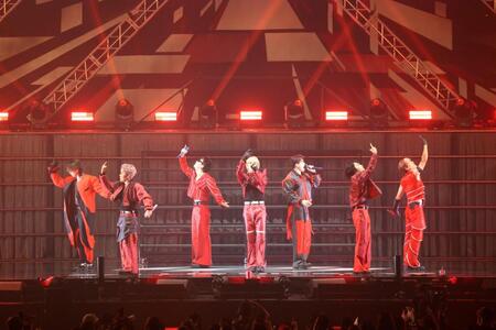 　ステージで圧巻のパフォーマンスを見せたＢＡＬＬＩＳＴＩＫ　ＢＯＹＺ