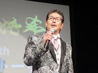 　デビュー曲「一度だけなら」を歌い上げる野村将希