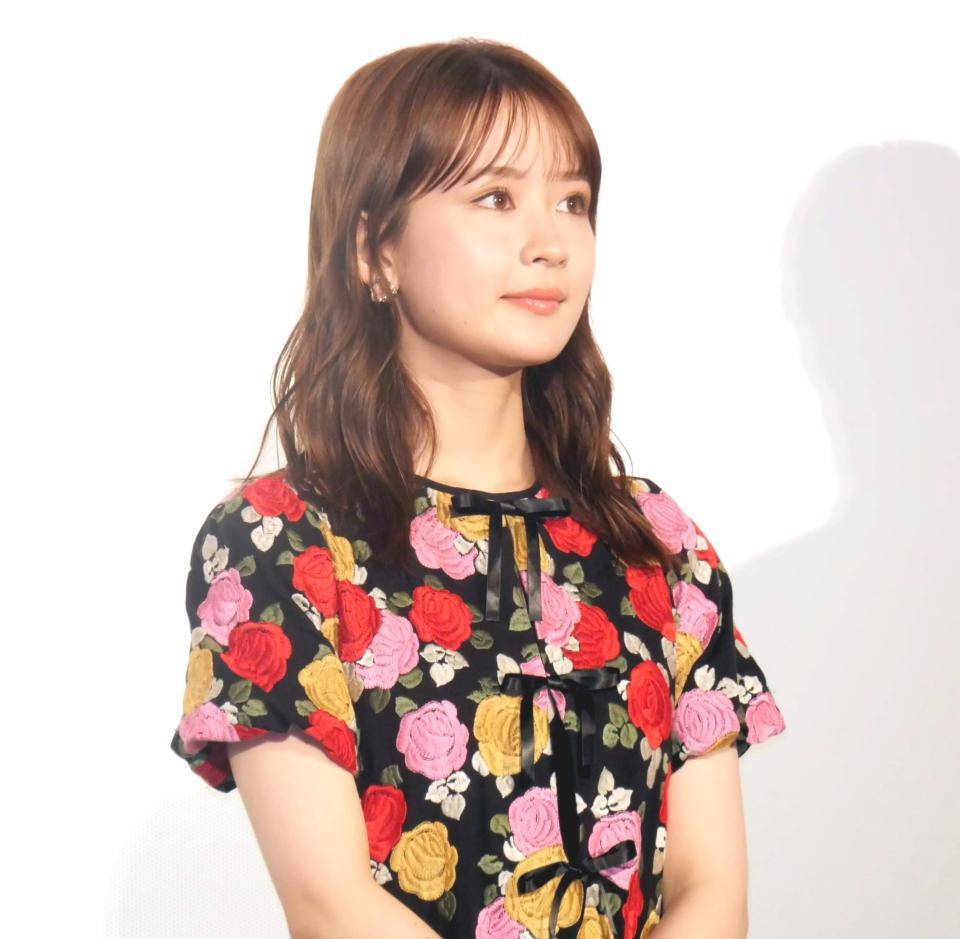 　イベントに出席した畑芽育