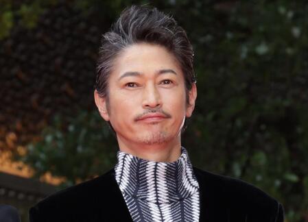 【写真】窪塚洋介「革命」白鵬翔氏との激アツ２ショに「心震えた」　直筆色紙に「達筆！」
