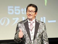 　サムアップする野村将希