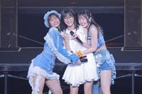 　Ｊｕｉｃｅ＝Ｊｕｉｃｅの新メンバーとなった林仁愛（中央）、井上玲音（右）と段原瑠々