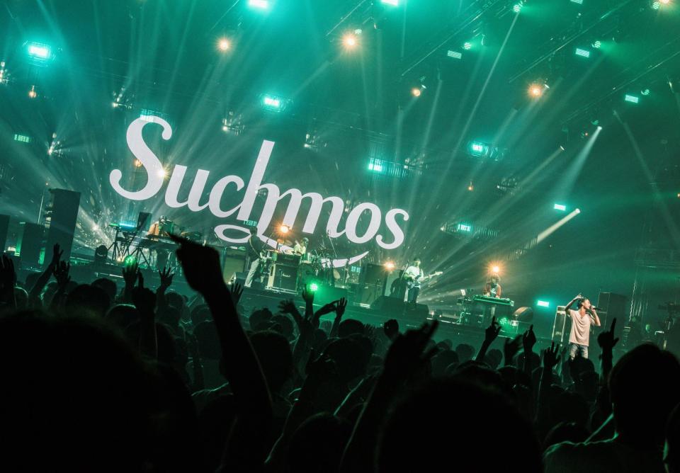 　５年８カ月ぶりの有観客ライブを行ったＳｕｃｈｍｏｓ