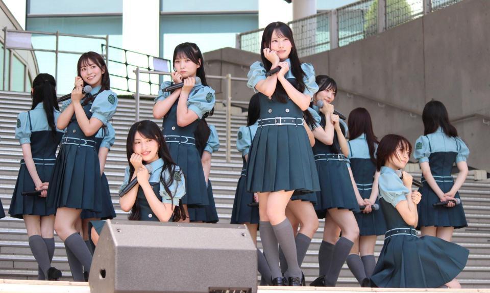 　パフォーマンスを見せるＲａｉｎ　Ｔｒｅｅ