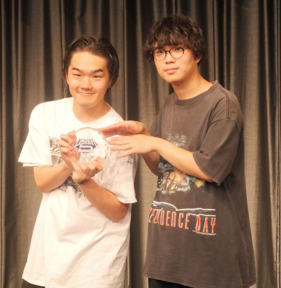 　優勝したあなたとネの本郷（左）といしはら