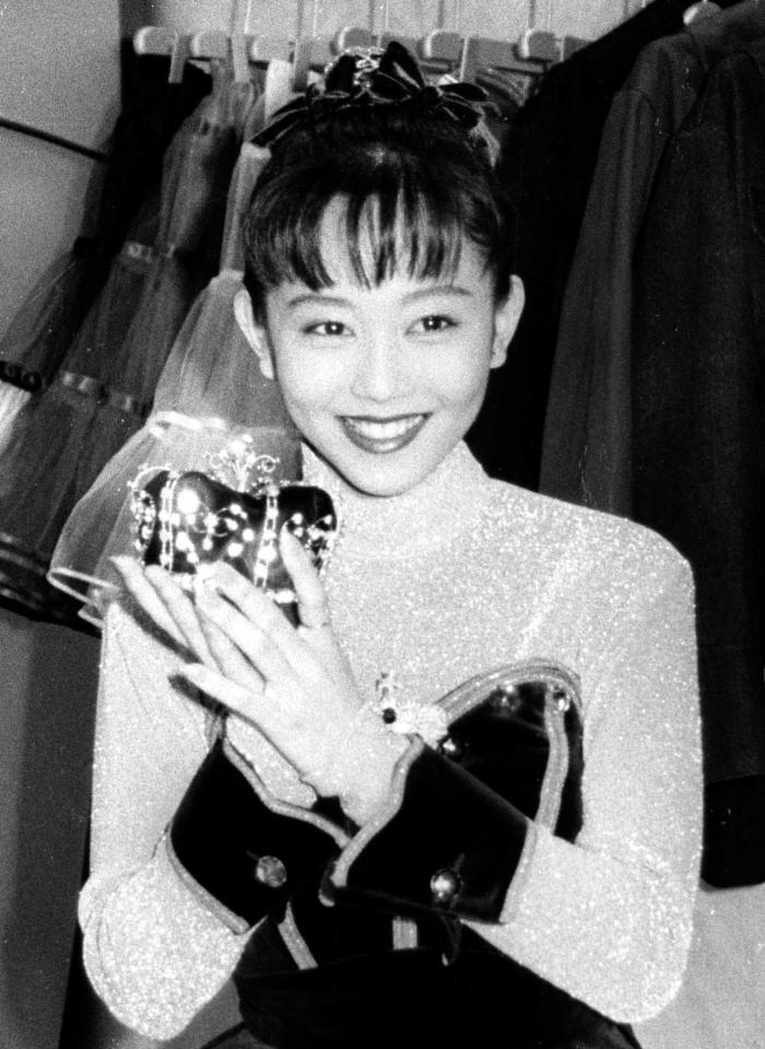 浅香唯（１９８９年２月）