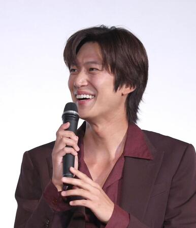 　覚えた日本語を披露するナ・イヌ（撮影・佐々木彰尚）