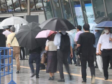 　ＦＭＨ株主総会に参加する人たち（撮影・石井剣太郎）