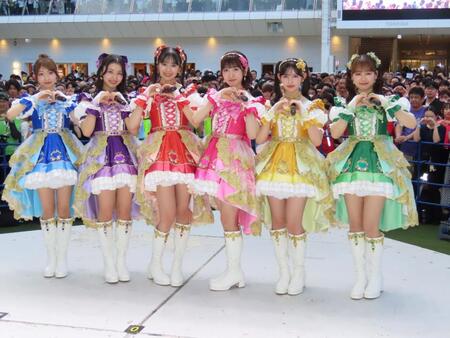 　イベントを行った超ときめき♡宣伝部の（左から）辻野かなみ、杏ジュリア、坂井仁香、小泉遥香、菅田愛貴、吉川ひより