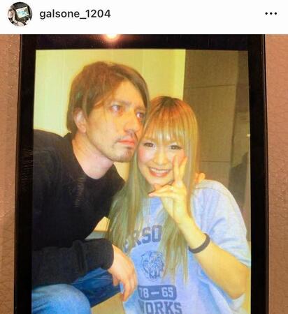 　若かりし頃の２ショット。ギャル曽根のインスタグラム＠ｇａｌｓｏｎｅ＿１２０４（２０年６月４日付）より