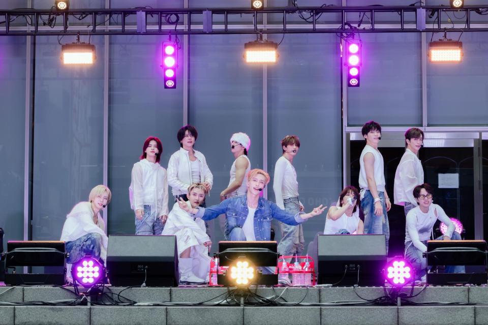 　「ＩＮＩ　３ＲＤ　ＡＬＢＵＭ“ＴＨＥ　ＯＲＩＧＩＮ”発売記念シークレットライブ」を行ったＩＮＩ©ＬＡＰＯＮＥ　ＥＮＴＥＲＴＡＩＮＭＥＮＴ