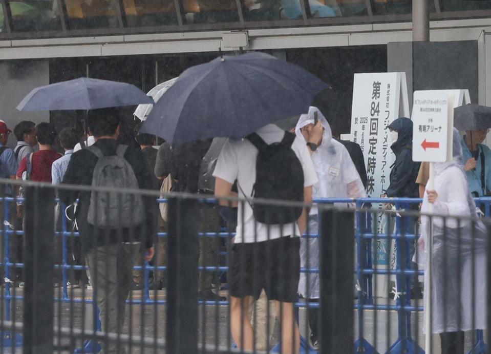 　ＦＭＨ株主総会に参加する人たち（撮影・石井剣太郎）