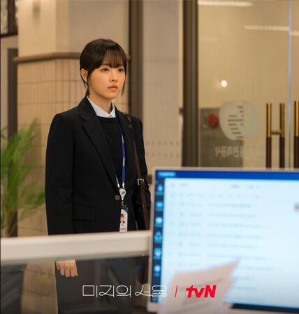 　韓国放送局・ｔｖＮの公式Ｘ＠ＣＪｎＤｒａｍａより　Ｎｅｔｆｌｉｘドラマ「未知のソウル」で一人二役を演じたパク・ボヨン