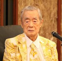 　９７歳の誕生祭に登場したドクター中松氏