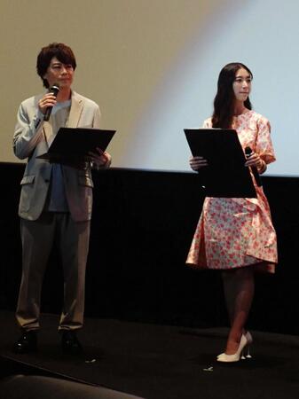 　「ＬＵＰＩＮ　ＴＨＥ　ＩＩＩＲＤ　ＴＨＥ　ＭＯＶＩＥ　不死身の血族」の舞台あいさつ司会を務めた森川葵（右）と浪川大輔