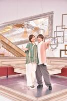 　レギュラー就任が決まった（左から）ＡｍＢｉｔｉｏｕｓ・岡佑吏、浦陸斗