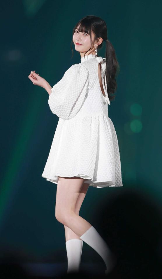 　ポーズを決める千葉恵里＝２２年