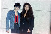 　１９９２年、網浜直子（左）とユニット「Ｗ－ＮＡＯ」を結成した当時の飯島直子