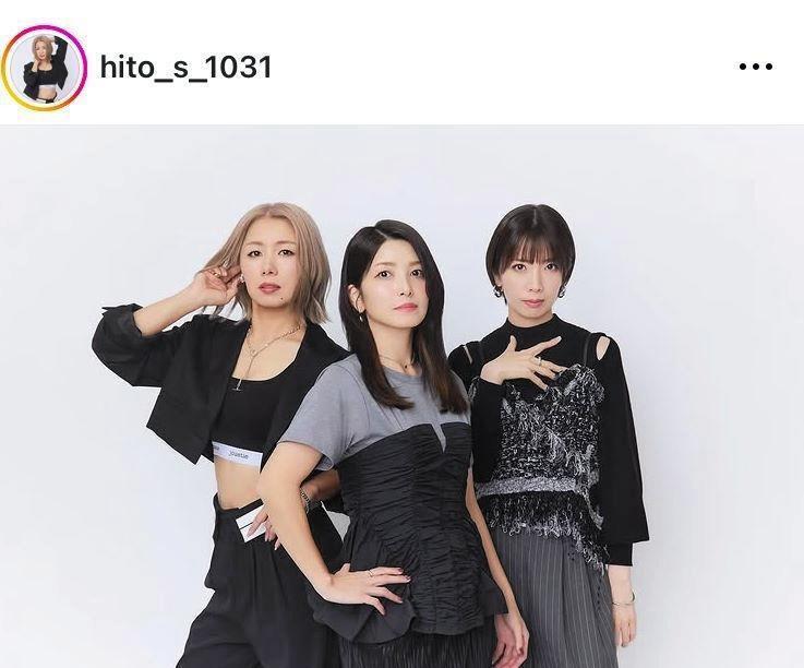 　メロン記念日デビュー２５年で限定再結成を報告した斉藤瞳（左）のインスタグラム＠ｈｉｔｏ＿ｓ＿１０３１（１月１日付）より 