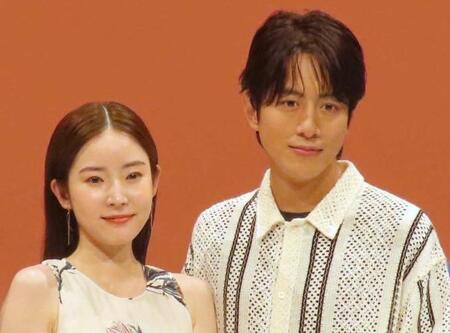 　テレ東系ドラマ「私があなたといる理由～グアムを訪れた３組の男女の１週間～」に出演する（左から）蓮佛美沙子、溝端淳平