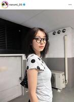 　メガネ姿も素敵！鳴海唯のインスタグラム＠ｎａｒｕｍｉ＿０５より