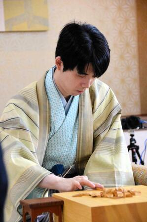 　３連勝で防衛し、タイトル通算３０期となった藤井聡太棋聖（提供・日本将棋連盟）