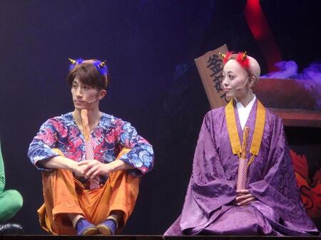 　（左から）濵田崇裕、朝月希和