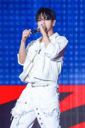 　ＢＯＹＮＥＸＴＤＯＯＲ・ＪＡＥＨＹＵＮ　（Ｐ）＆（Ｃ）　ＫＯＺ　Ｅｎｔｅｒｔａｉｎｍｅｎｔ．