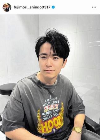 カリスマ美容師にカットしてもらった現在の「大恩人」。藤森慎吾のインスタグラム＠ｆｕｊｉｍｏｒｉ＿ｓｈｉｎｇｏ０３１７より