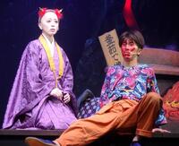 　「歌喜劇／～蘇る市場三郎　冥土の恋～」に出演する朝月希和（左）と濵田崇裕