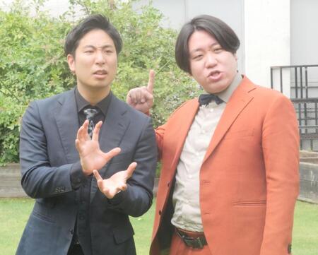 　撮影に応じた金魚番長の古市勇介（右）と箕輪智征