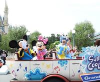 　ミッキーとミニーとともにパレードルートを巡ったＭｒｓ．　ＧＲＥＥＮ　ＡＰＰＬＥ