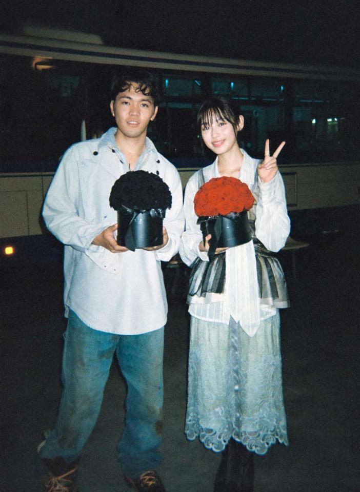 　ＳＨＯ－ＳＥＮＳＥＩ！！（左）と白石聖