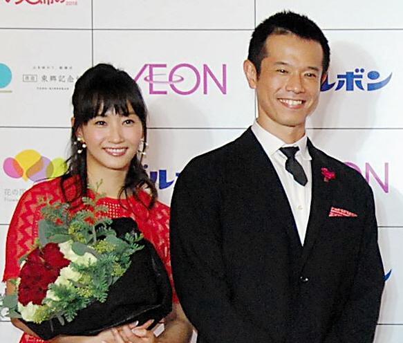 　藤本美貴（左）と庄司智春