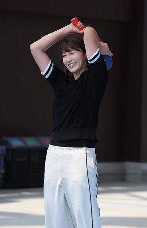 　うまくいかず悔しがる狩野舞子さん（撮影・金田祐二）