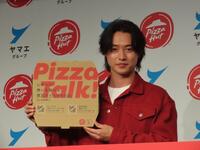 　新商品発表会に出席した山﨑賢人